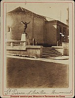 Thumbnail of St-Pierre-Aurillac-monument_160.jpg